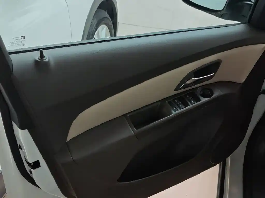 Chevrolet Cruze — миниатюра 8