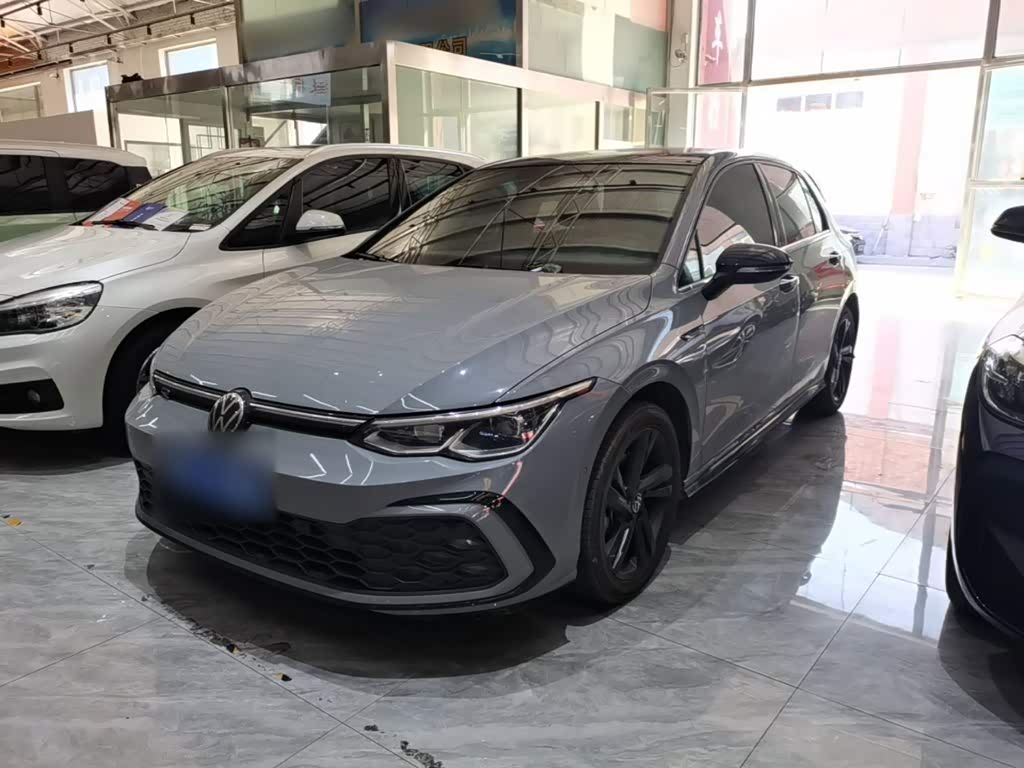 Volkswagen Golf 1.4 л 2024 г. Серебристо-серый, пробег 41800 км