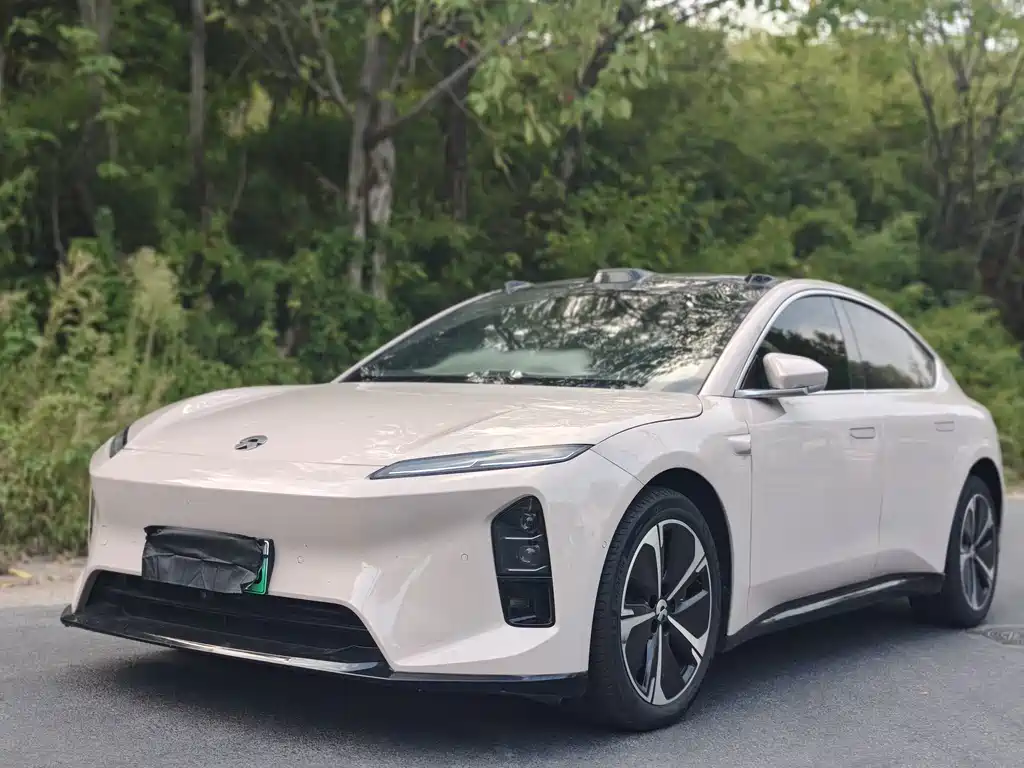 NIO ET5