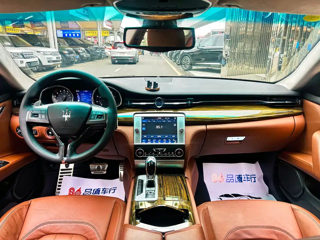 Maserati Quattroporte — миниатюра 6