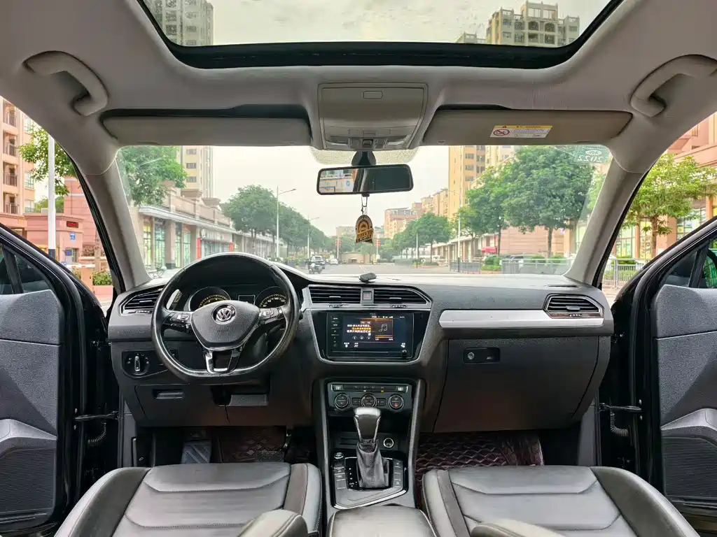 Volkswagen Tiguan L L 2020 330TSI AT Comfort VI