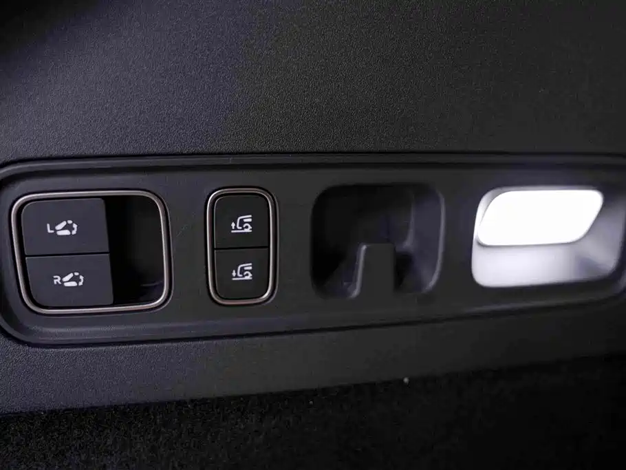 Li Auto Идеальный i6 — миниатюра 25
