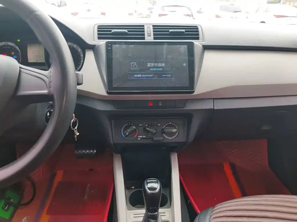 Skoda Fabia — миниатюра 13