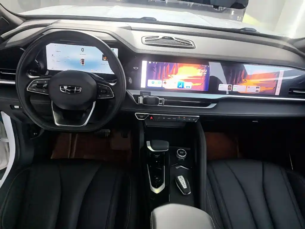 Geely Xingyue L — миниатюра 10