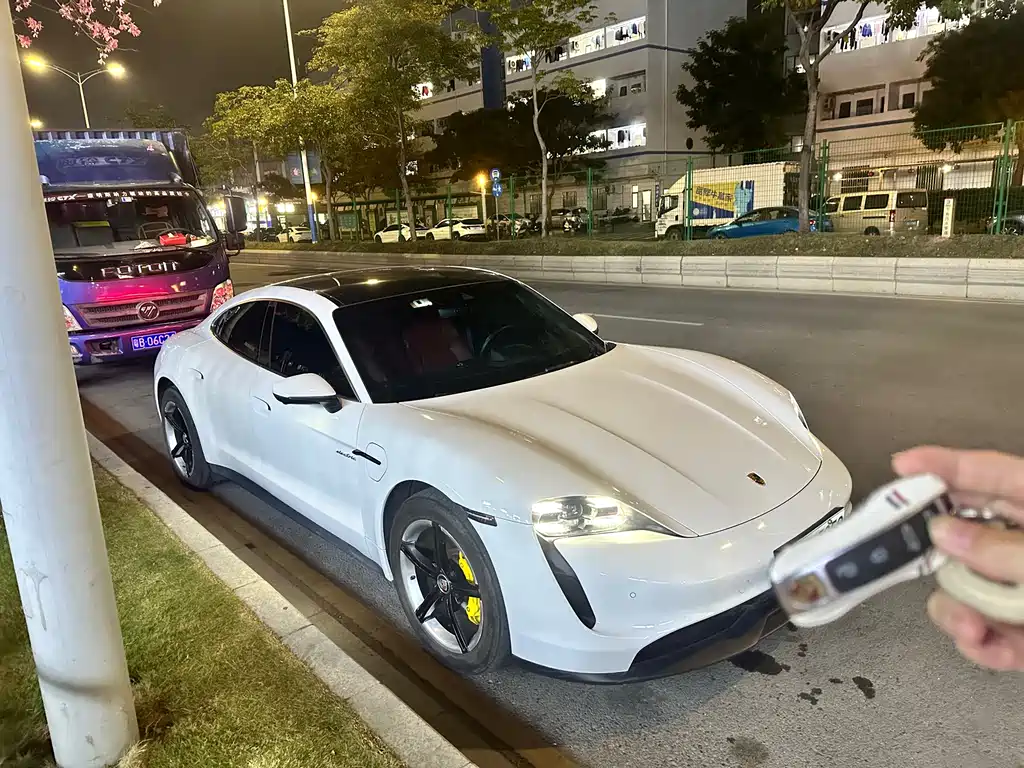 Porsche Taycan 2022 Taycan