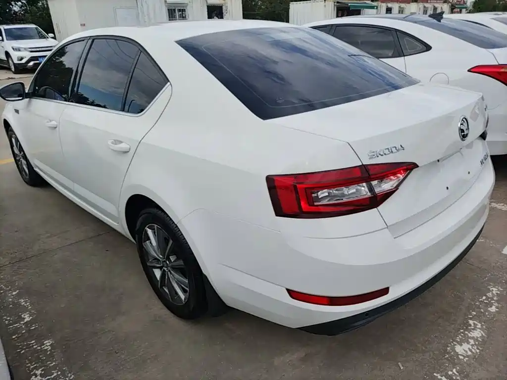 Skoda Octavia — миниатюра 5