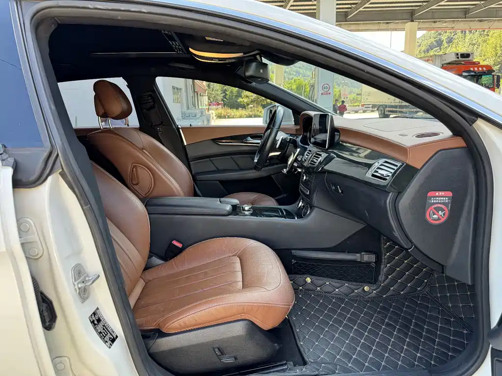 Mercedes-Benz CLS — миниатюра 12