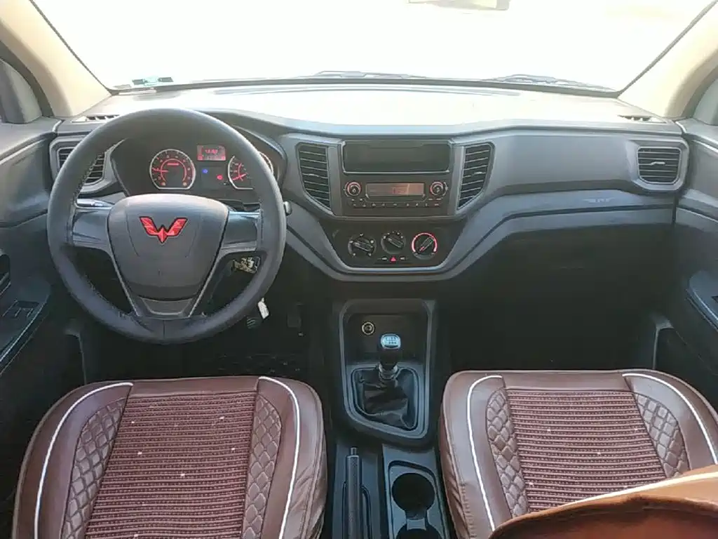 Wuling Hongguang V — миниатюра 10