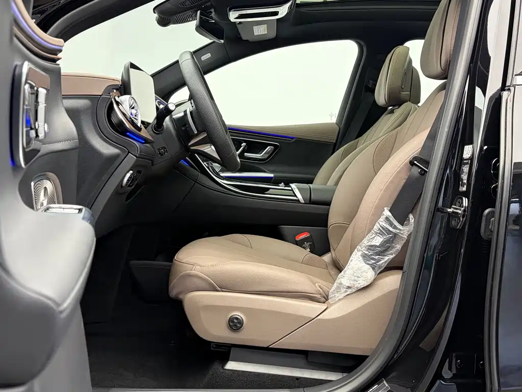 Mercedes-Benz EQE SUV — миниатюра 16