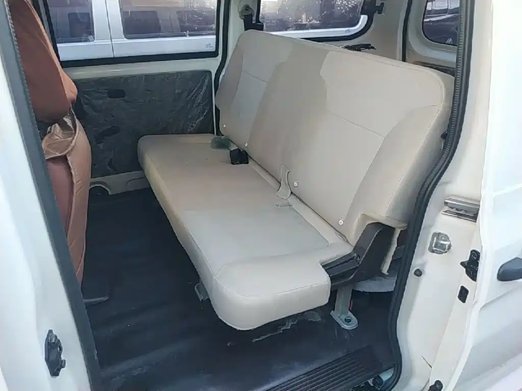 Wuling Hongguang V — миниатюра 17