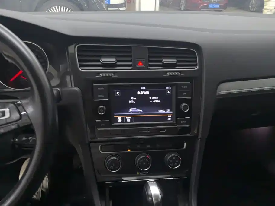 Volkswagen Golf — миниатюра 13