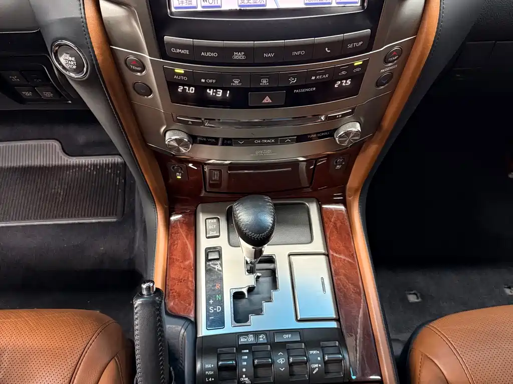 Lexus LX — миниатюра 19