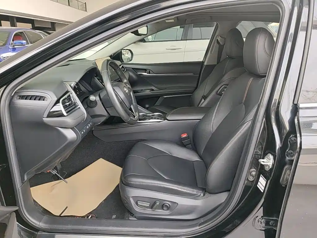 Toyota Camry — миниатюра 15