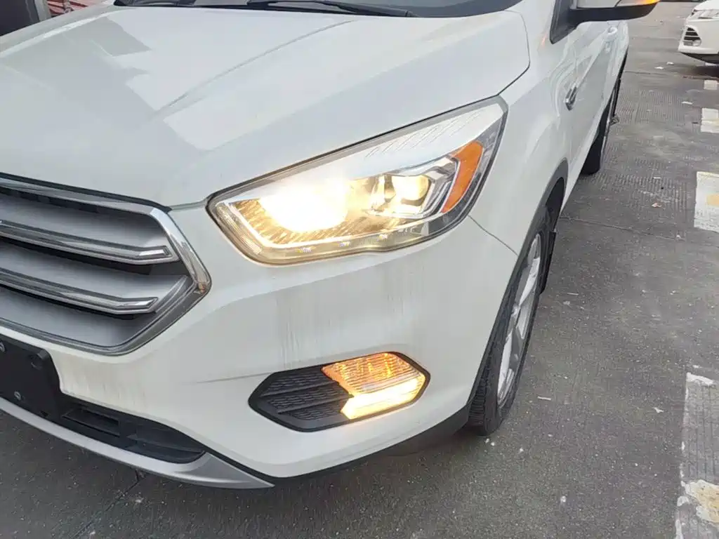 Ford Kuga — миниатюра 24