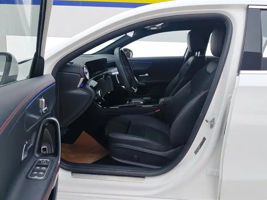 Mercedes-Benz A-Class A 2023 A 200 L Fashion