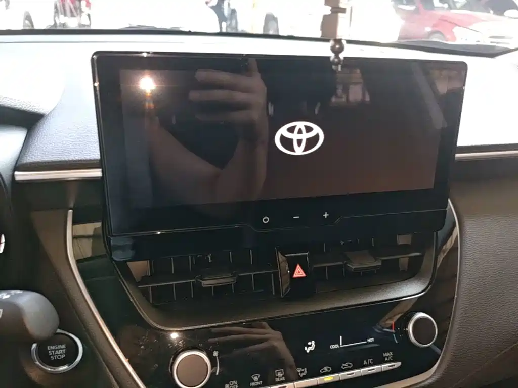 Toyota Corolla Cross — миниатюра 13