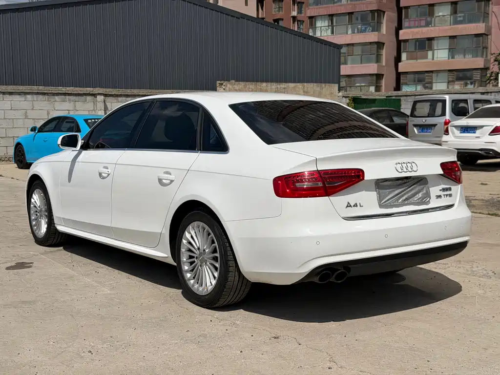 Audi A4L — миниатюра 4