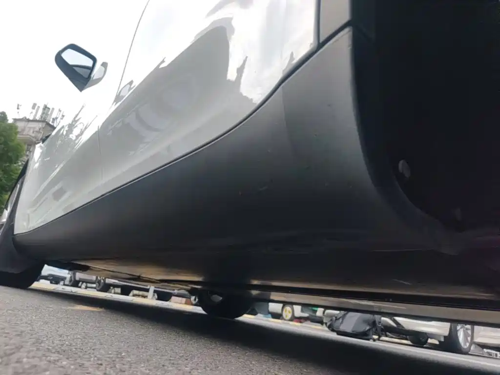 Tesla Model Y — миниатюра 22