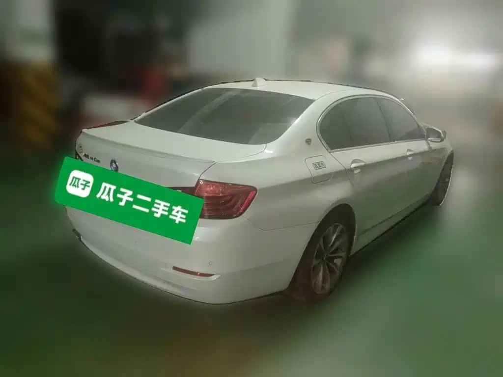 BMW 5 Series — миниатюра 6