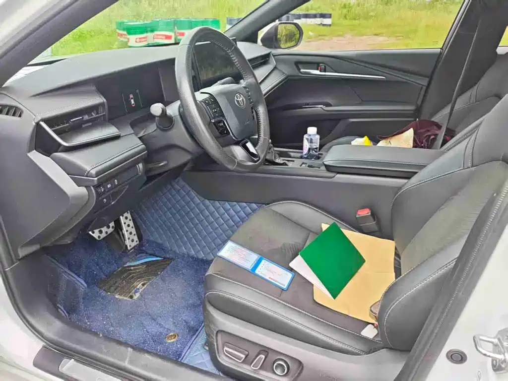Toyota Camry — миниатюра 8
