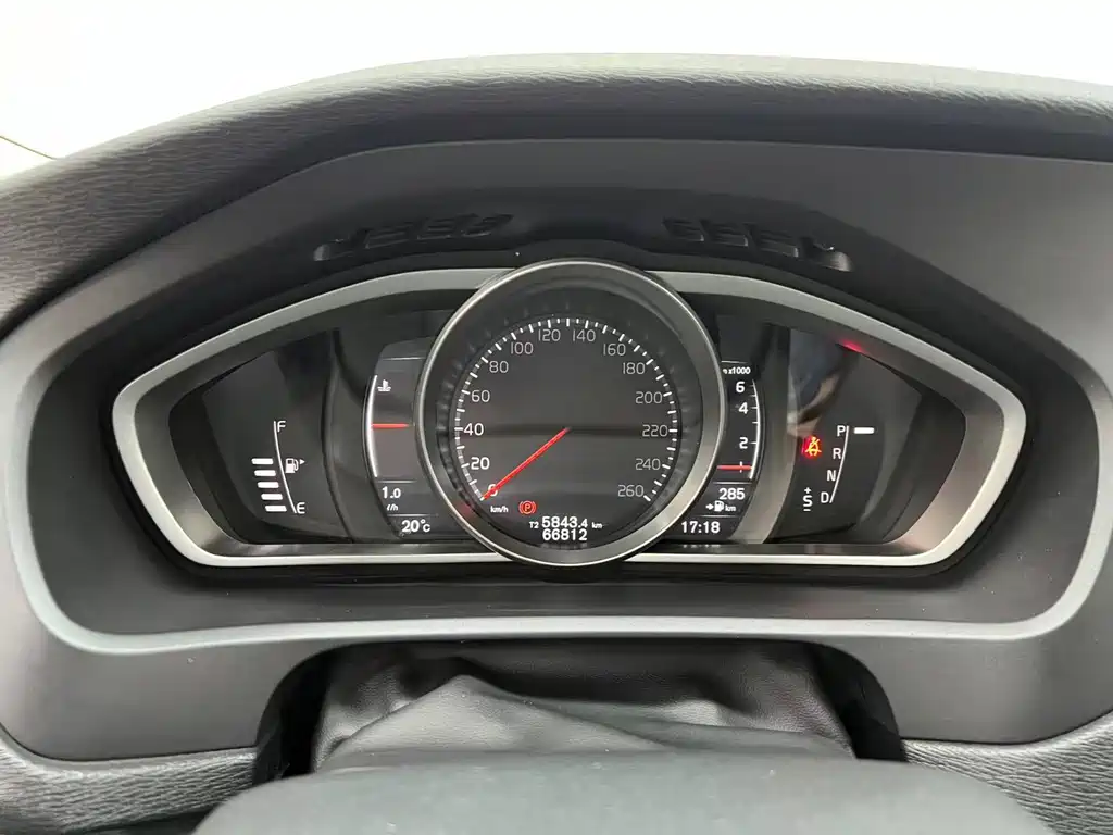 Volvo V40 — миниатюра 30