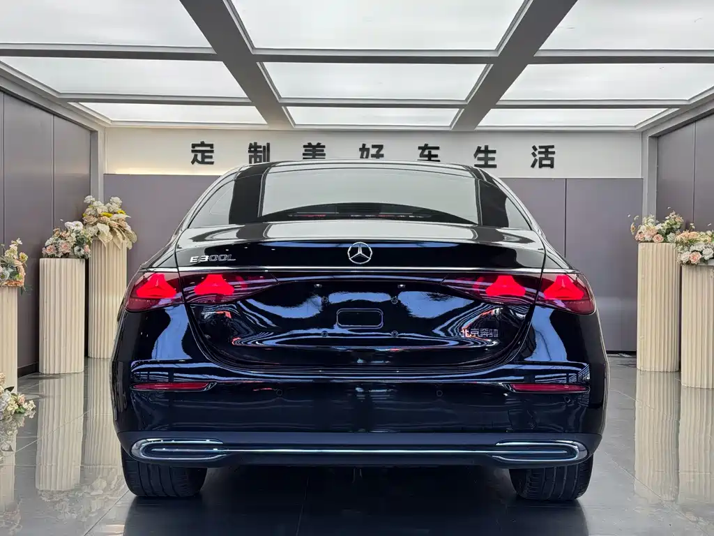 Mercedes-Benz E-Class — миниатюра 13