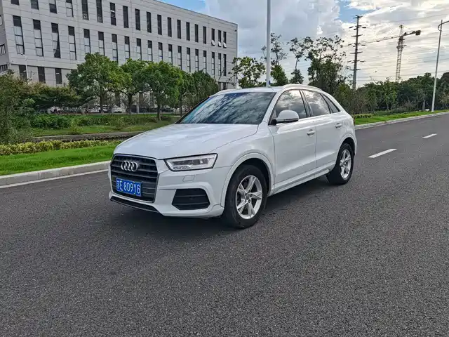 AUDI  Q3 2018