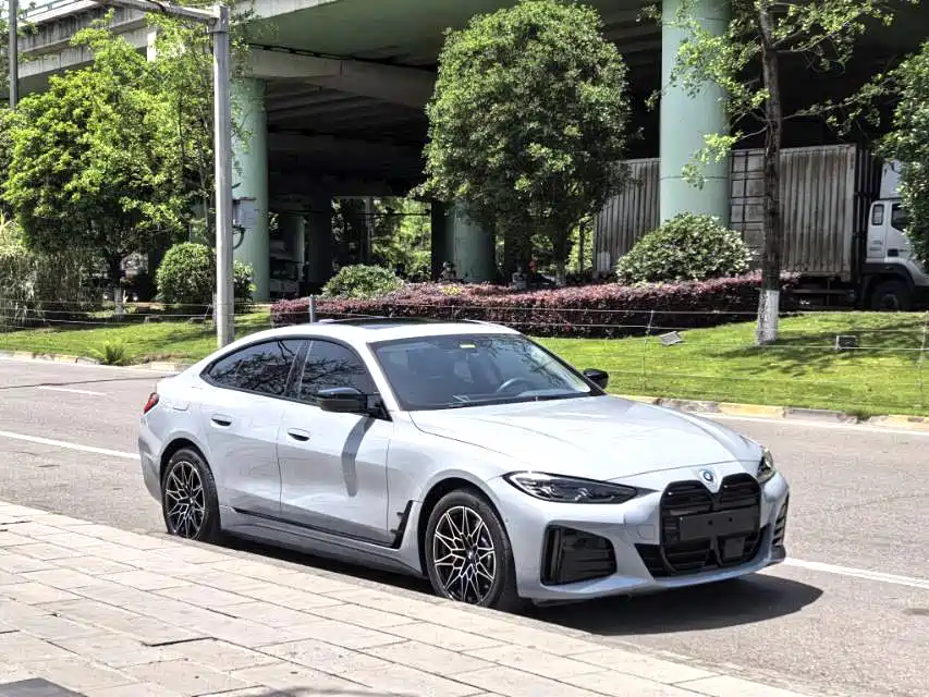 BMW i4 2023 eDrive35