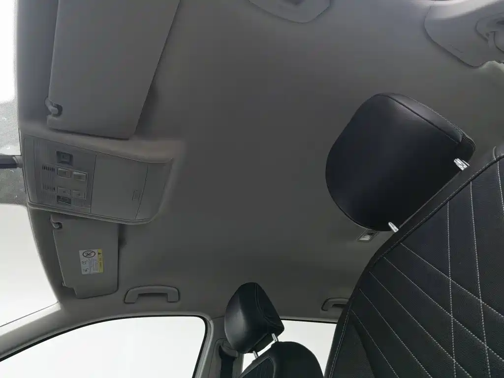 Volkswagen Tiguan L — миниатюра 14