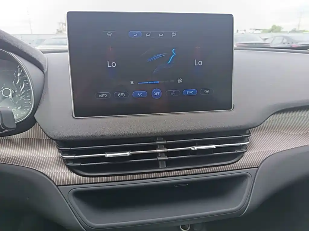Hongqi Hongqi E-QM5 — миниатюра 18