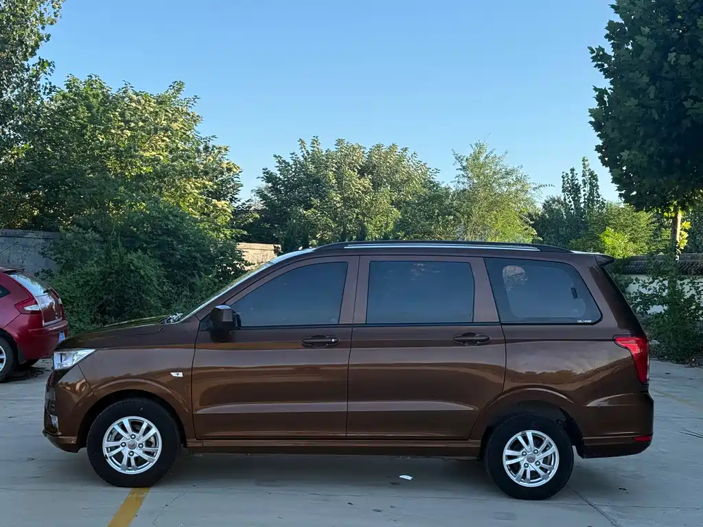 Wuling Hongguang — миниатюра 3