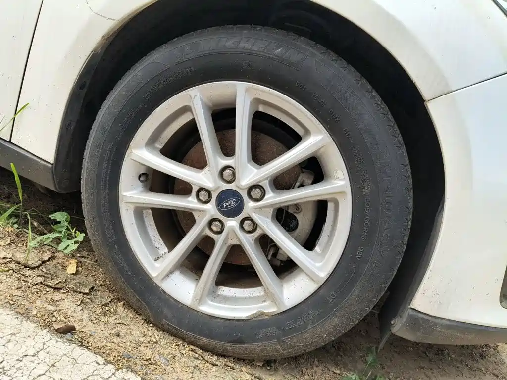 Ford Focus — миниатюра 24