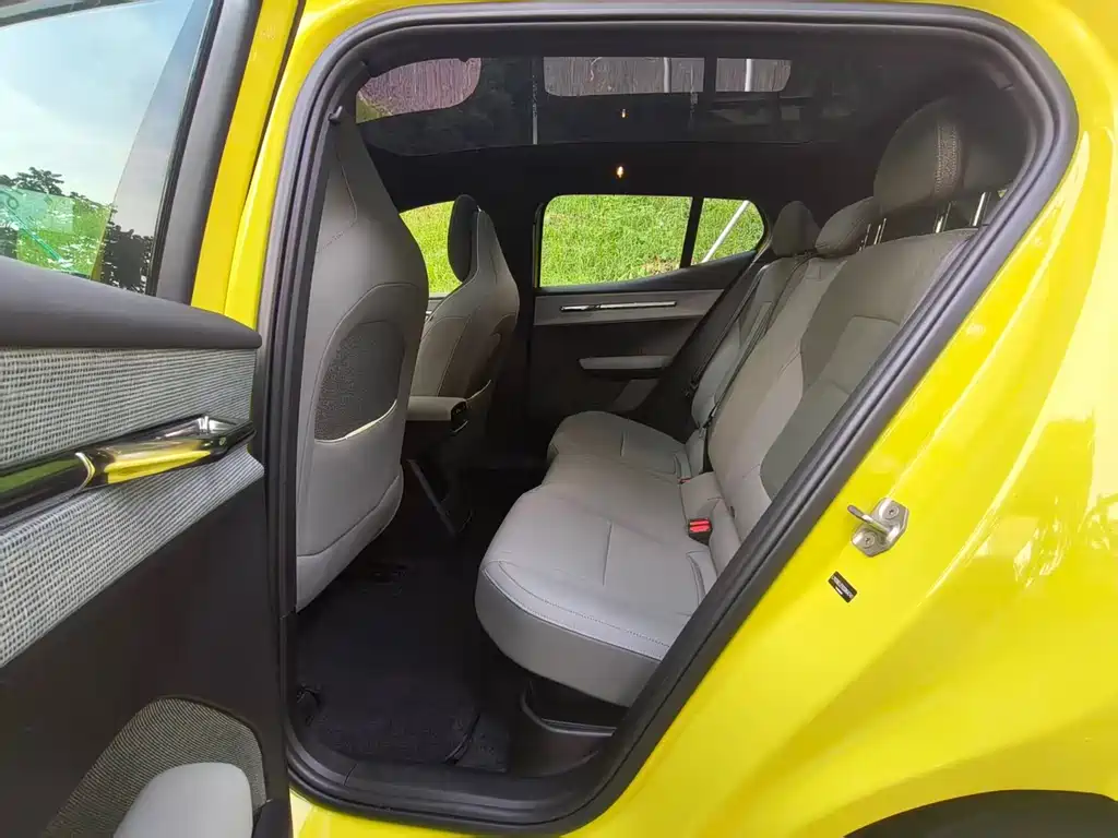 Volvo EX30 — миниатюра 16