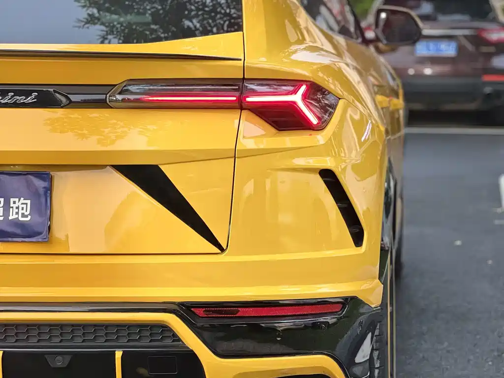 Lamborghini Urus — миниатюра 7