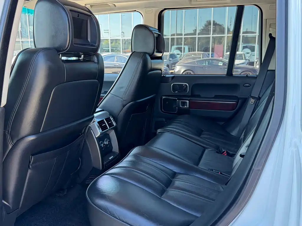 Land Rover Range Rover — миниатюра 8