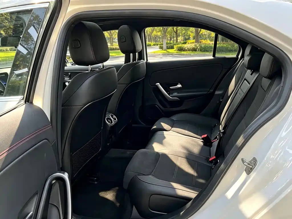 Mercedes-Benz A-Class — миниатюра 10