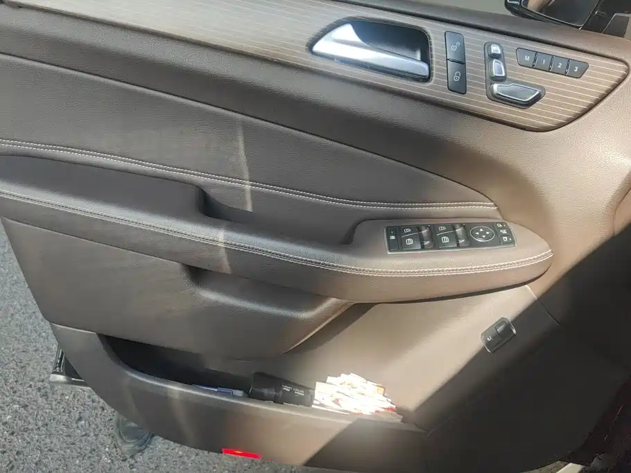 Mercedes-Benz GLE (Import) — миниатюра 7