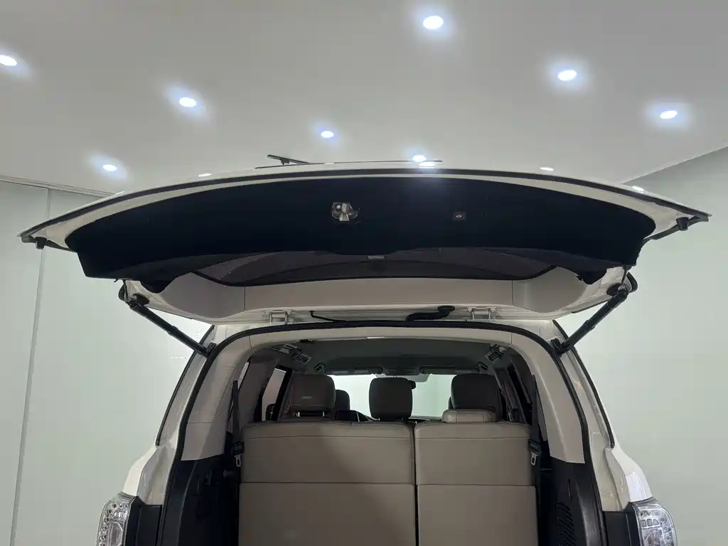 Nissan Patrol — миниатюра 19