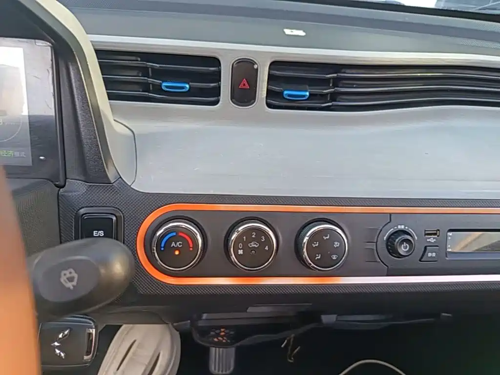 Wuling MINIEV — миниатюра 13
