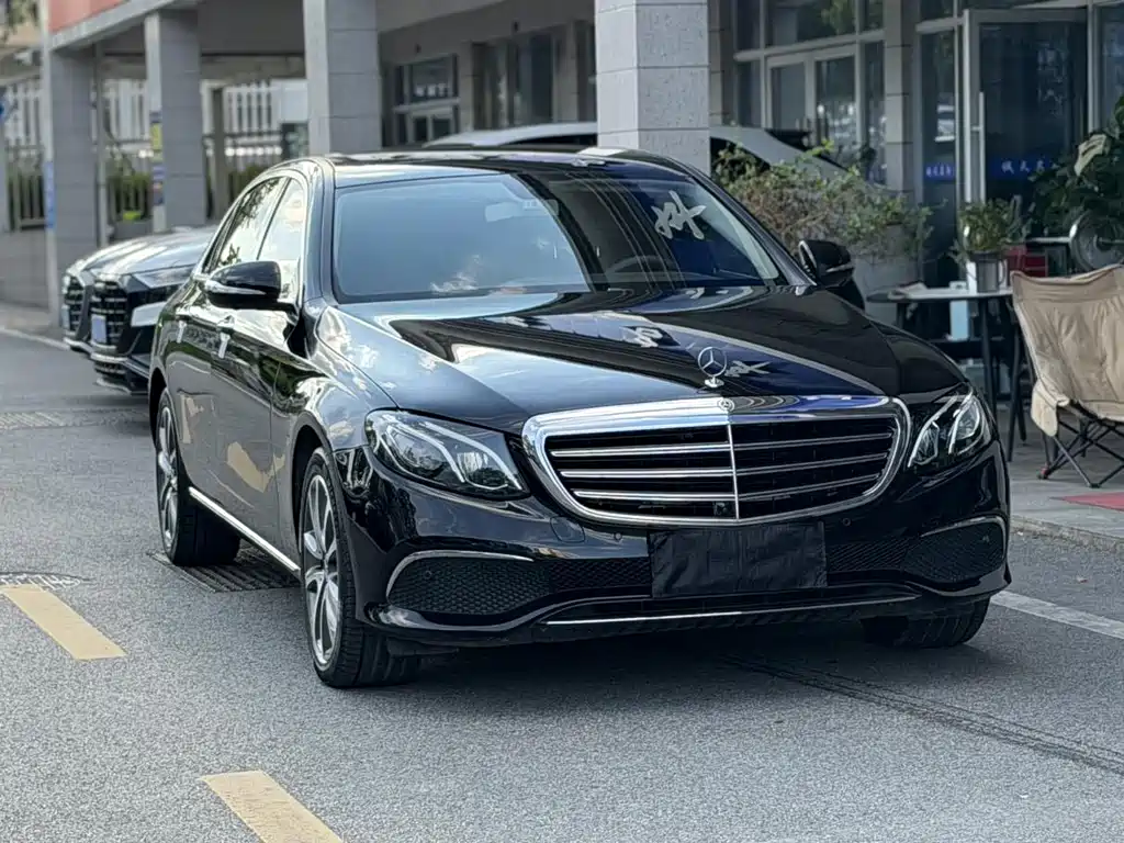Mercedes-Benz E-Class — миниатюра 8