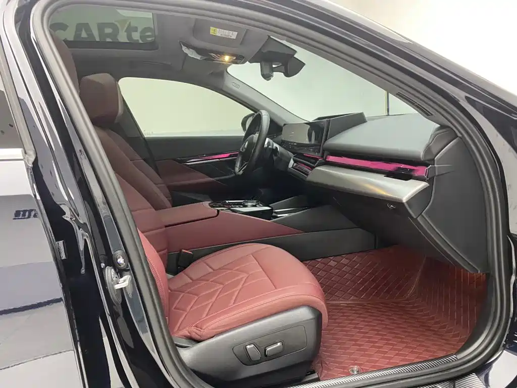 BMW 5 Series — миниатюра 18