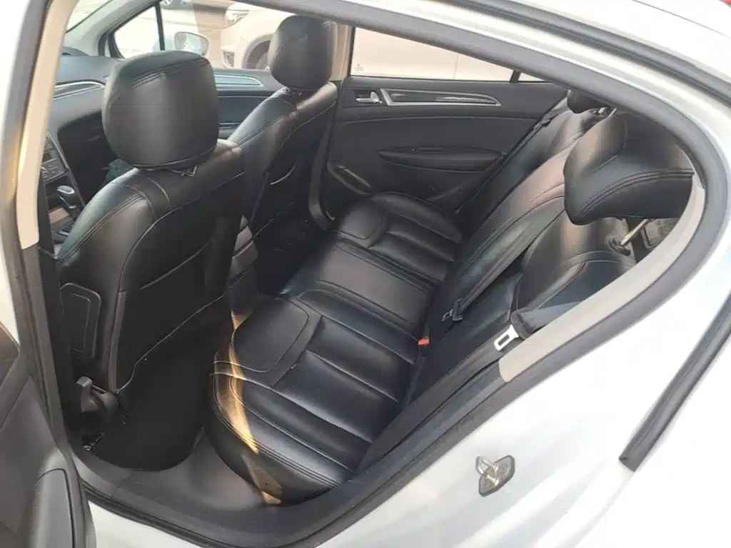 Peugeot 308 — миниатюра 17