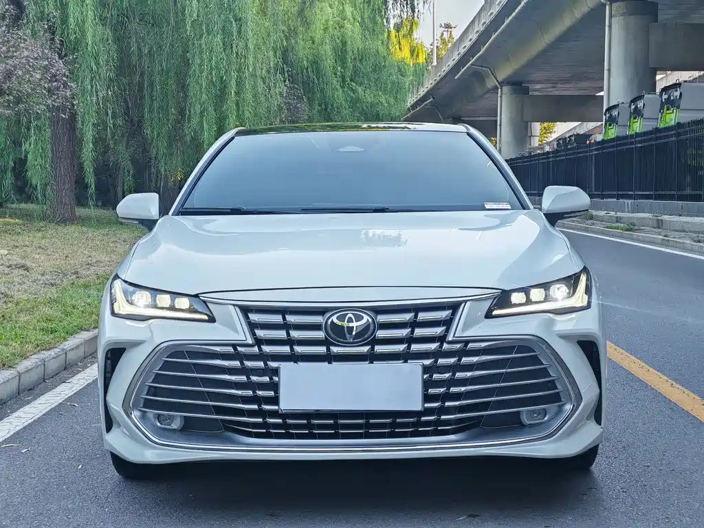 Toyota Avalon — миниатюра 2