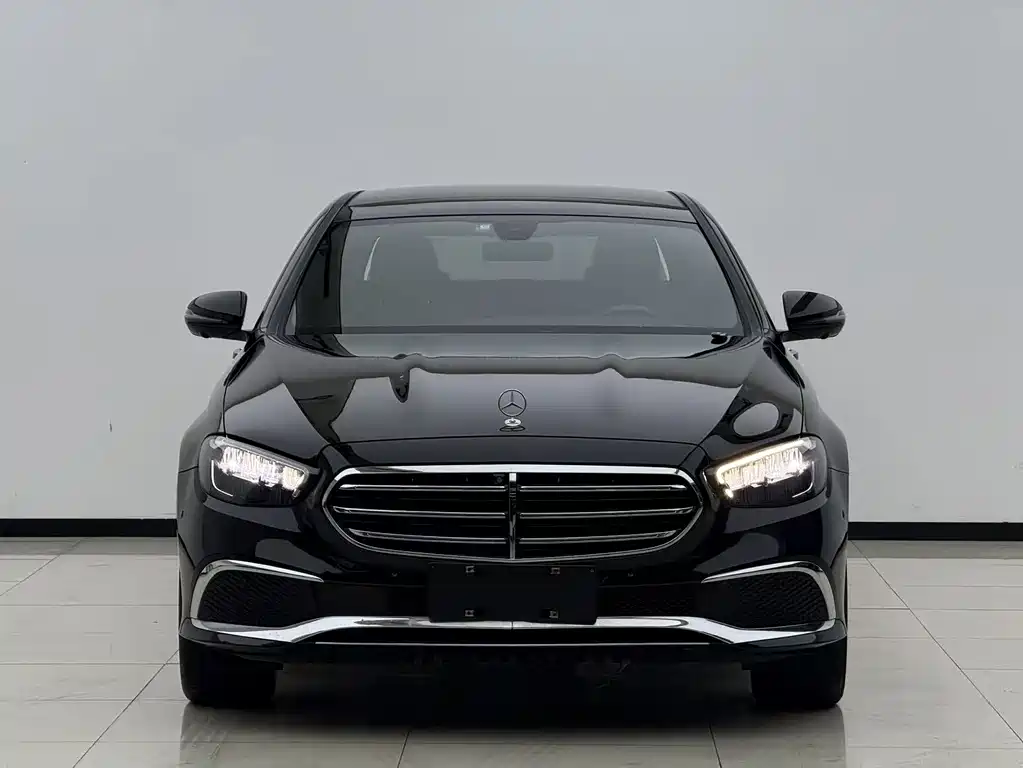 Mercedes-Benz E-Class — миниатюра 2
