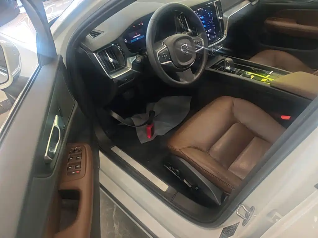 Volvo S60 — миниатюра 16