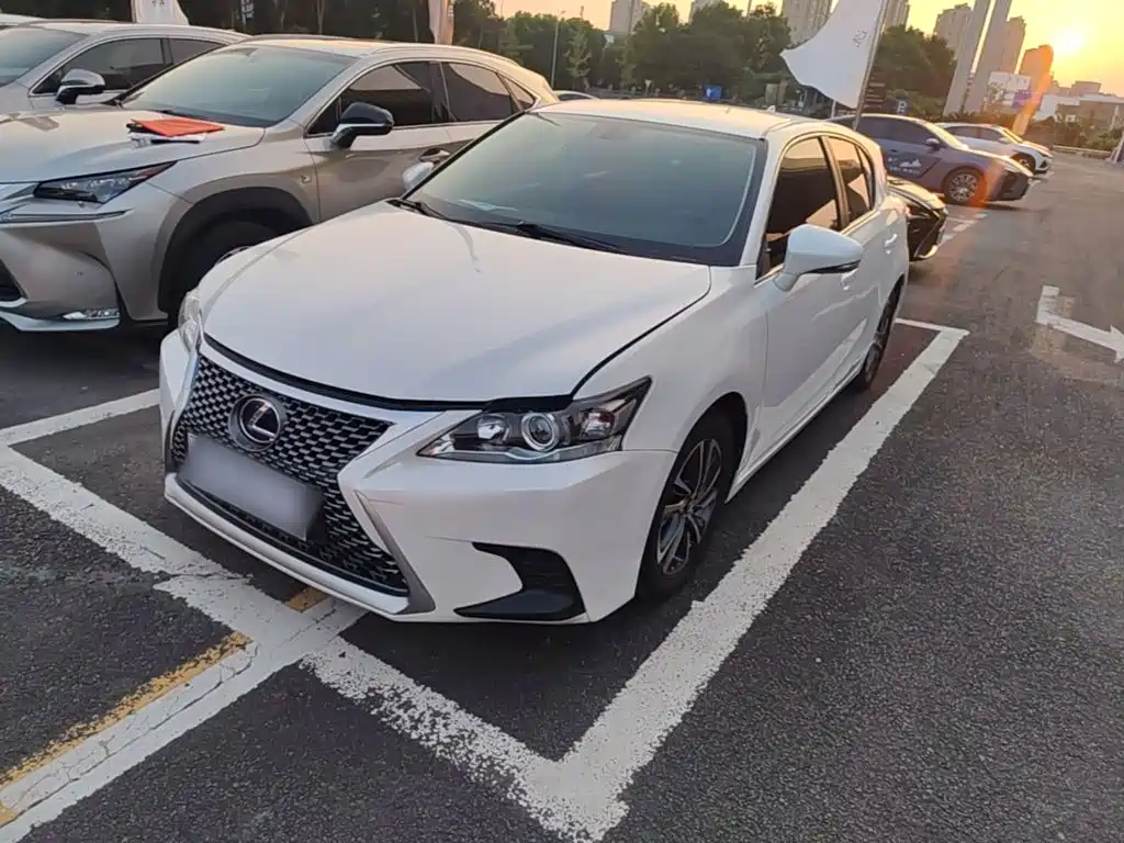 Lexus CT — миниатюра 2