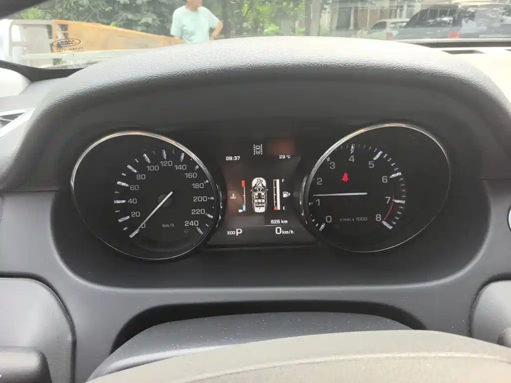 Land Rover Discovery Sport — миниатюра 4