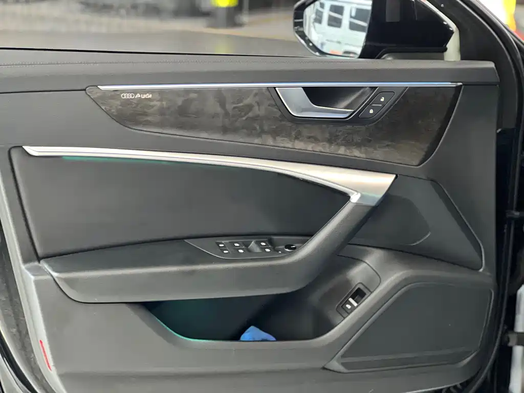 Audi A6L — миниатюра 10