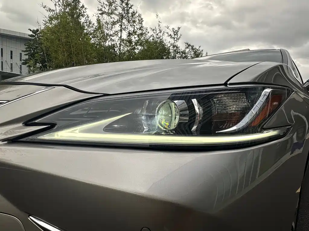 Lexus ES — миниатюра 13