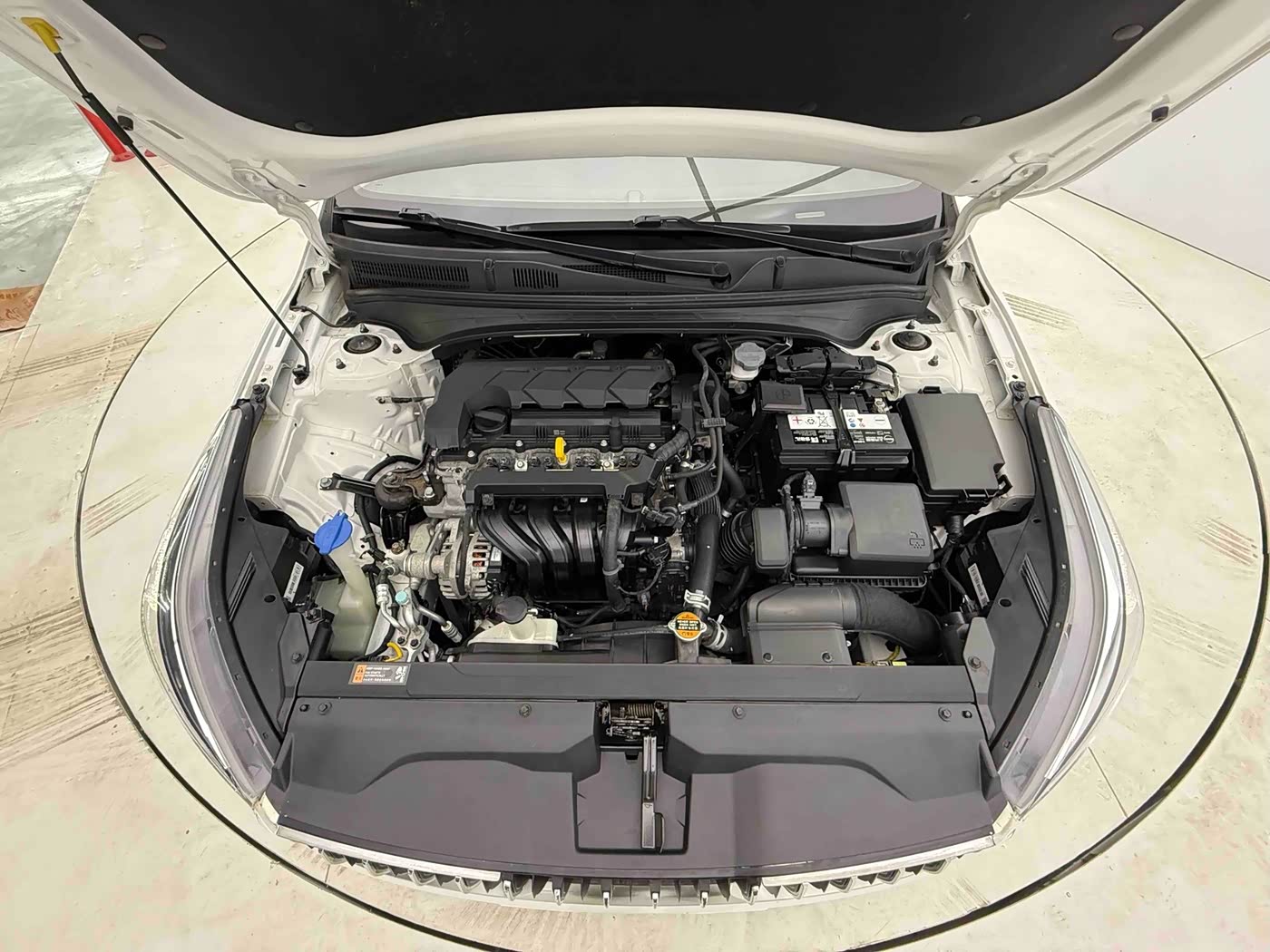 Kia K3 1.5 л 2021 г. Белый, пробег 34000 км